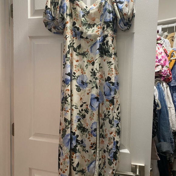 Abercrombie & Fitch Blue and Cream Floral Midi Dress - Picture 2 of 3